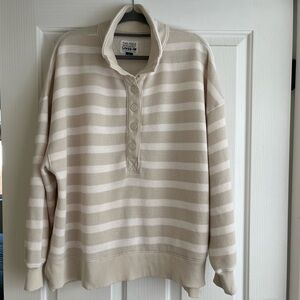 American Eagle Big Hug Fleece Henley Button Sweatshirt. Tan and white, size M